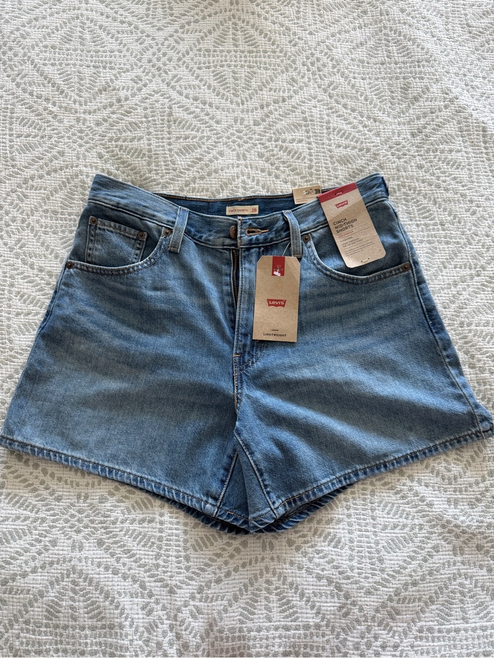 (Brand New With Tags) Levi’s Cinch Mid Thigh Shorts